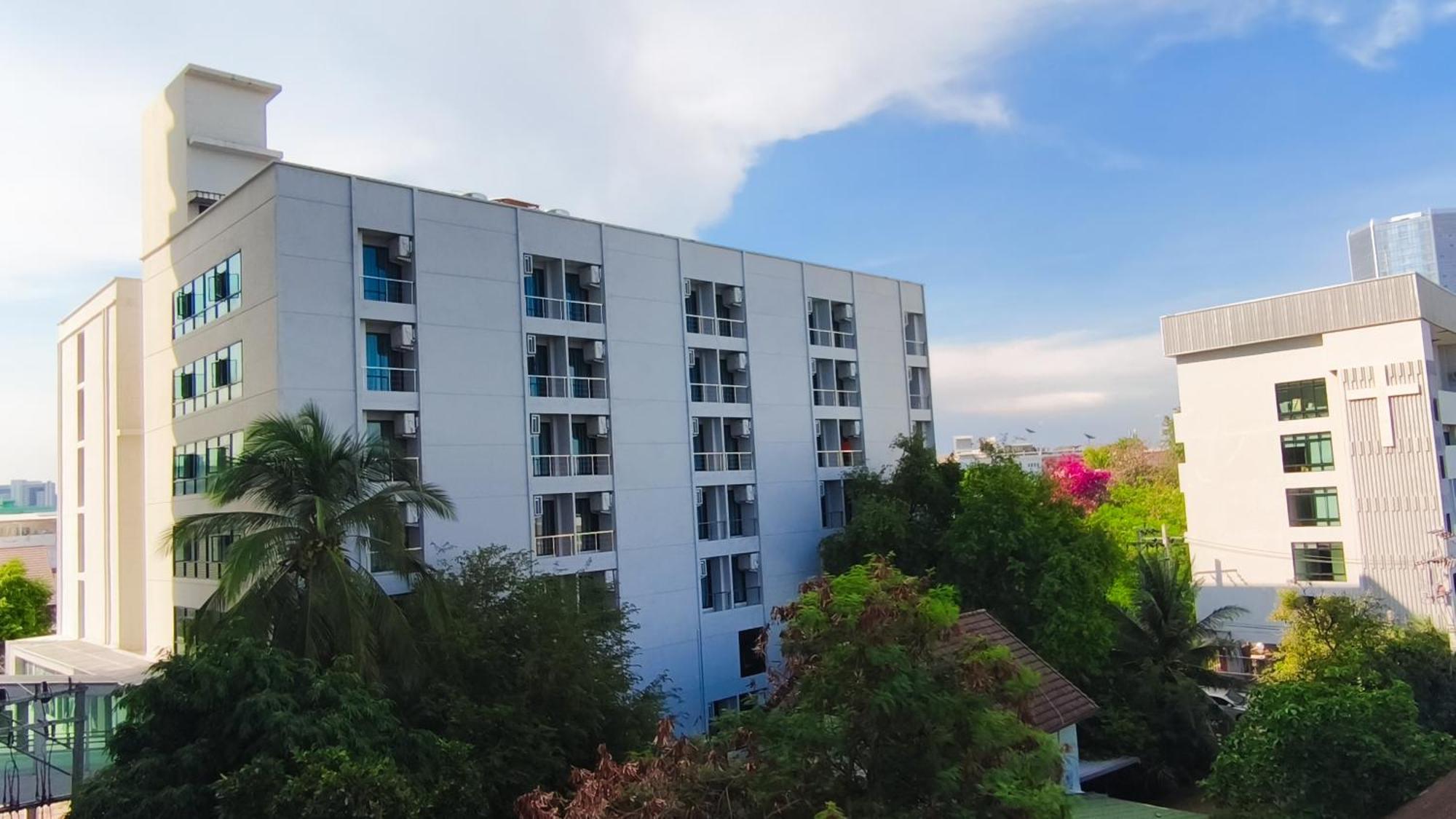 C Hotel Bangna Bangkok Exterior foto